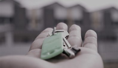 key in a hand on a blog post about choosing asset finance