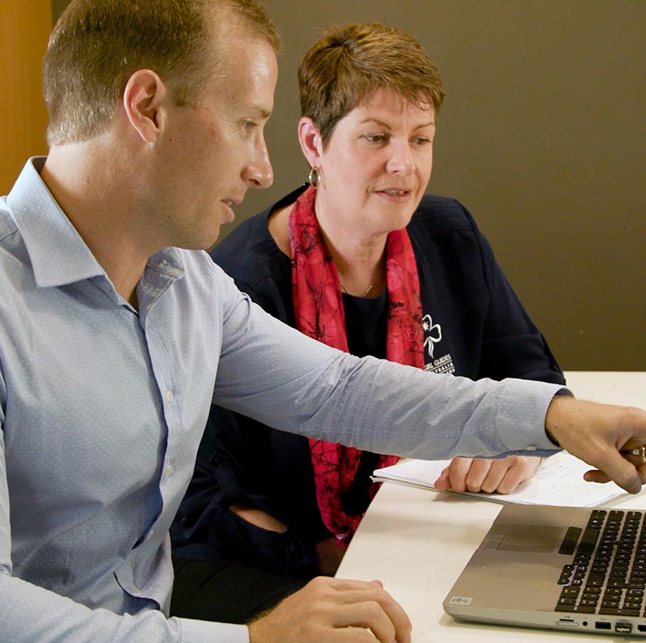 Sunshine coast accountants at work with a Sunshine Coast client | MGI