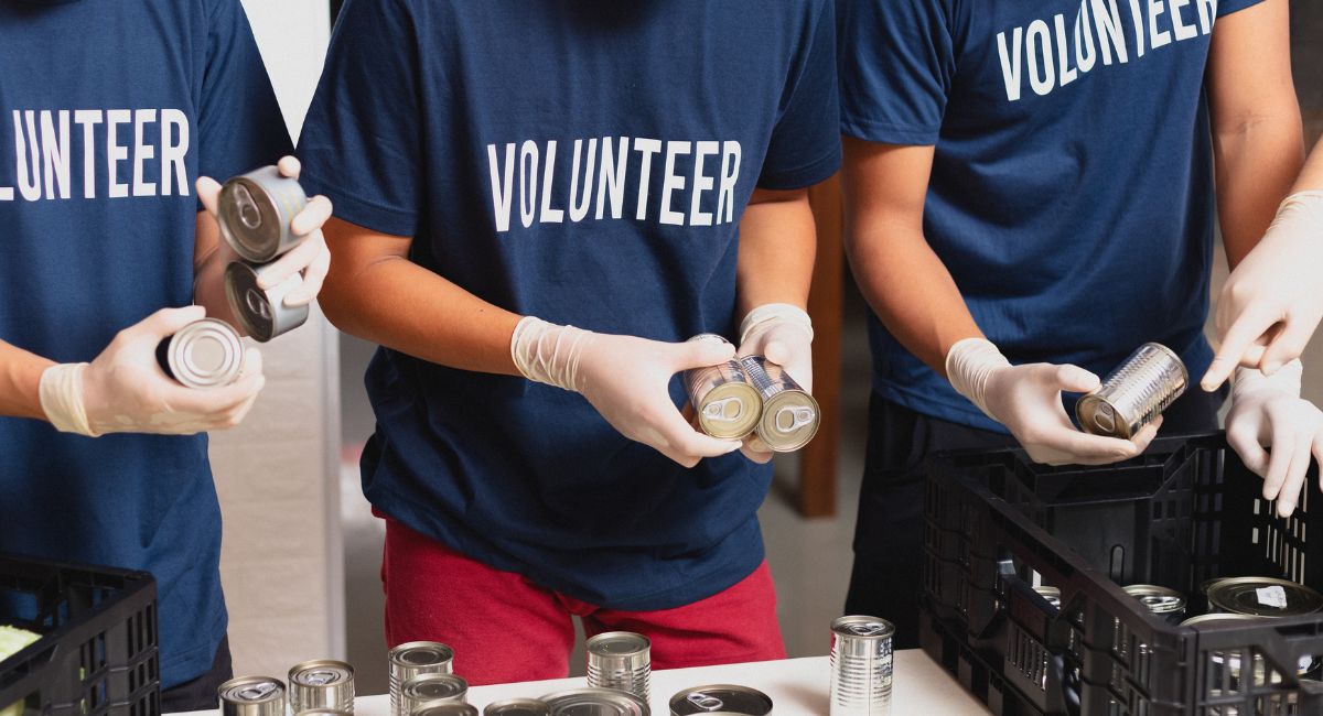 volunteers in tshirts who can submit an application for a refund in franking credits