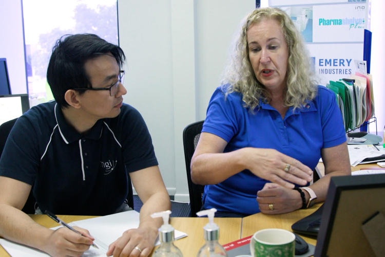 MGI_Video_Still_13 (1) an online business owner with an MGI ecommerce accountant director